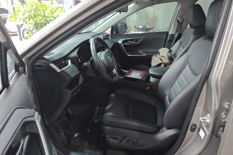 Used Toyota RAV4 2022 2.0L CVT Two-Wheel Drive Fashion Plus Edition Left Front Seat