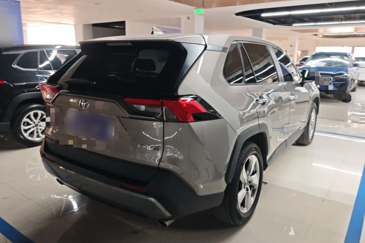 Used Toyota RAV4 2022 2.0L CVT Two-Wheel Drive Fashion Plus Edition Rear Right 45 Deg