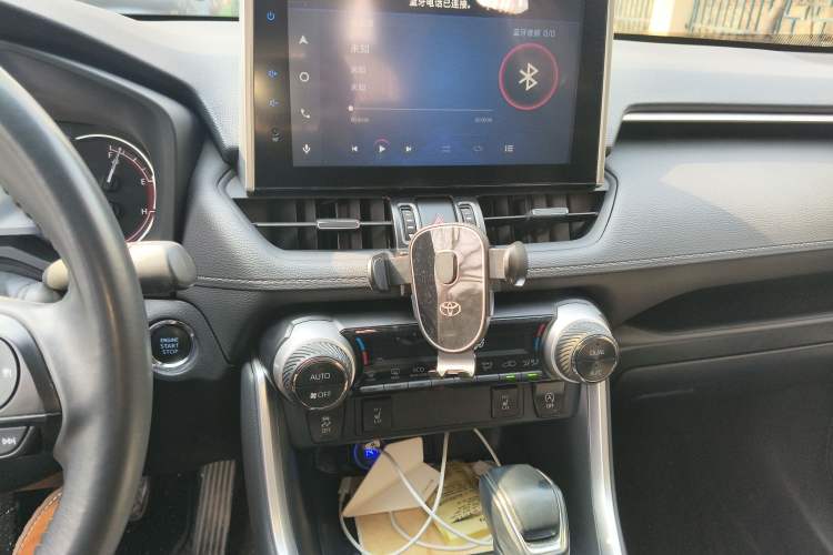 Used Toyota RAV4 2022 2.0L CVT Two-Wheel Drive Fashion Plus Edition Audio And AC Panel