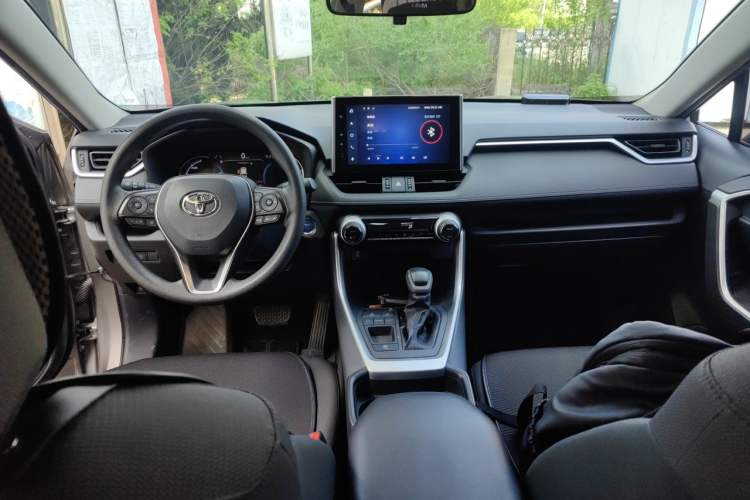 Used Toyota RAV4 2022 Dual-Engine 2.5L E-CVT Two-Wheel Drive Elite Edition Center Console