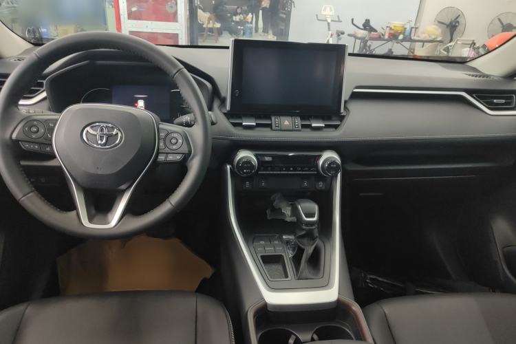 Used Toyota RAV4 2022 2.0L CVT Two-Wheel Drive Fashion Edition Center Console