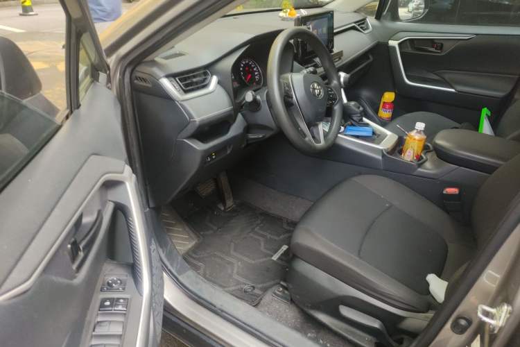 Used Toyota RAV4 2022 2.0L CVT Two-Wheel Drive Urban Edition Driver Seat