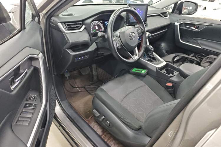 Used Toyota RAV4 2022 Dual-Engine 2.5L E-CVT Two-Wheel Drive Elite Edition Driver Seat