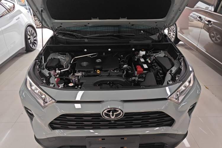 Used Toyota RAV4 2022 2.0L CVT Two-Wheel Drive Fashion Edition Engine Bay