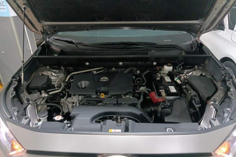 Used Toyota RAV4 2022 2.0L CVT 4x4 Fashion Edition Engine Bay