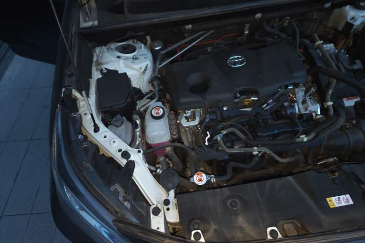 Used Toyota RAV4 2022 Dual-Engine 2.5L E-CVT Two-Wheel Drive Elite Edition Engine Bay Right