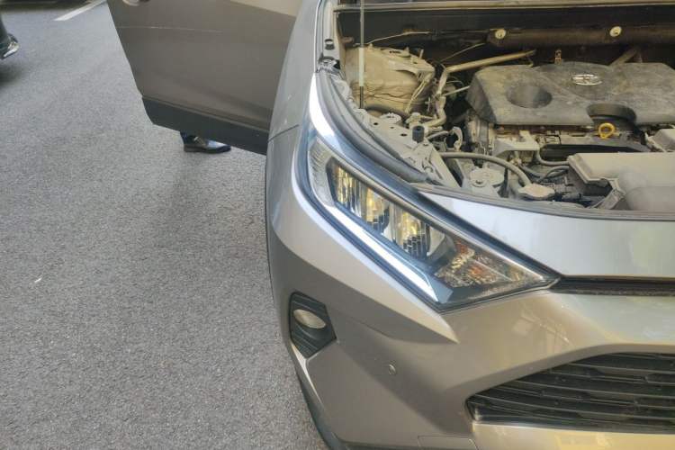 Used Toyota RAV4 2022 2.0L CVT Two-Wheel Drive Urban Edition Engine Bay Right