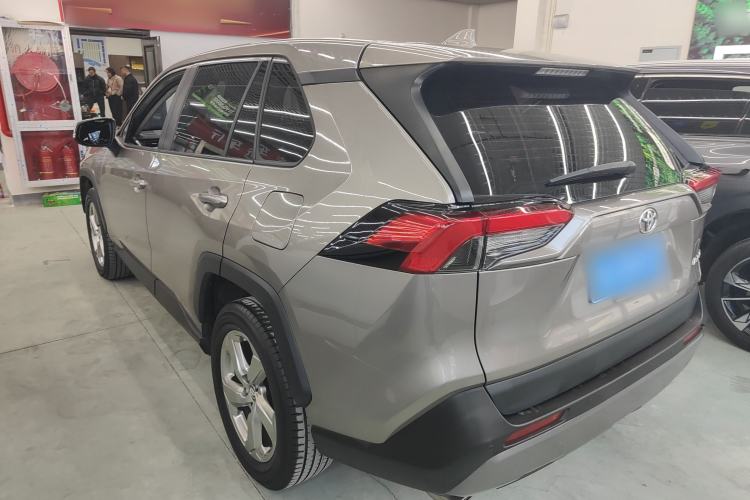Used Toyota RAV4 2022 2.0L CVT Two-Wheel Drive Fashion Edition Exterior 2