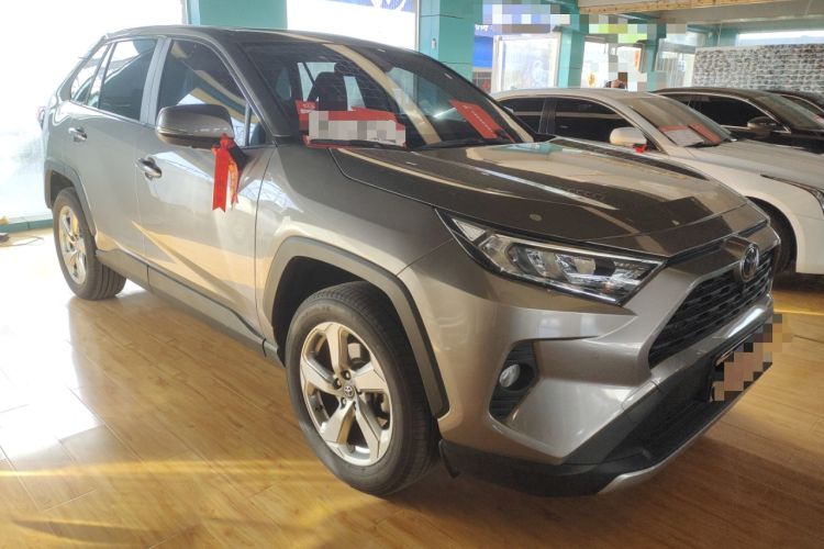 Used Toyota RAV4 2022 2.0L CVT Two-Wheel Drive Fashion Plus Edition Front Right 45 Deg