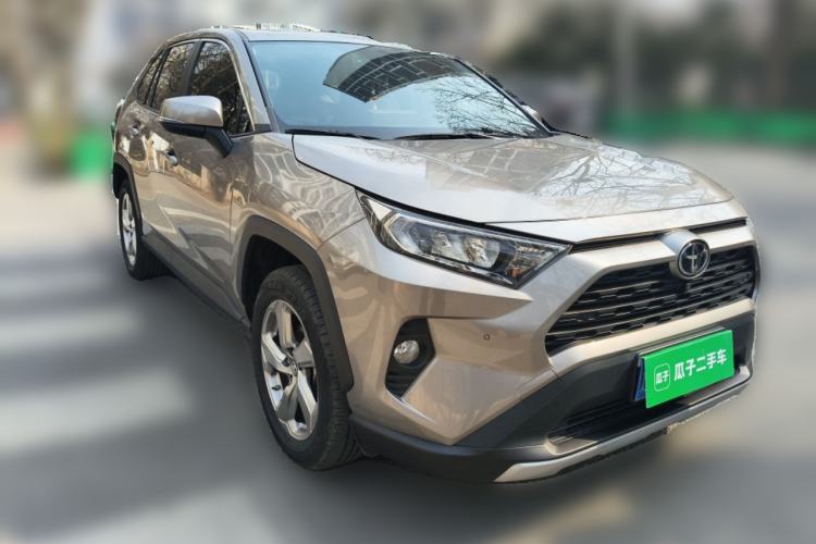 Used Toyota RAV4 2022 2.0L CVT Two-Wheel Drive Fashion Plus Edition Front Right 45 Deg