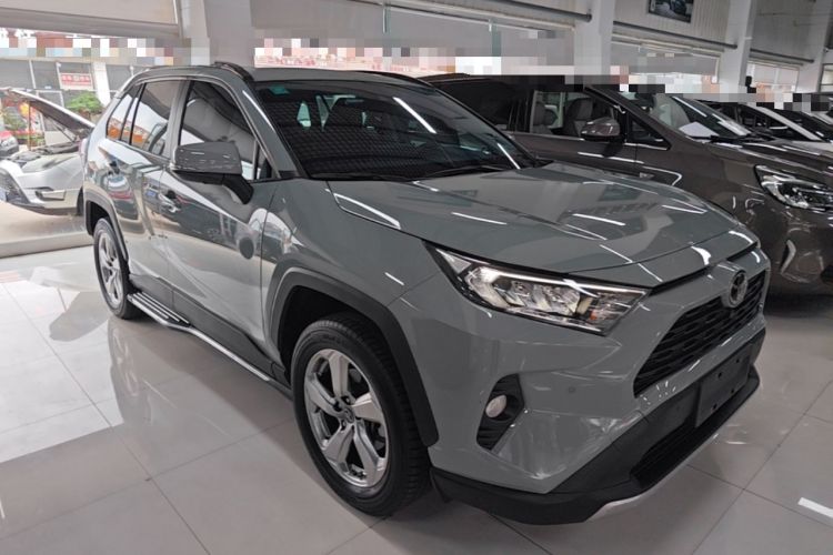 Used Toyota RAV4 2022 2.0L CVT Two-Wheel Drive Fashion Edition Front Right 45 Deg