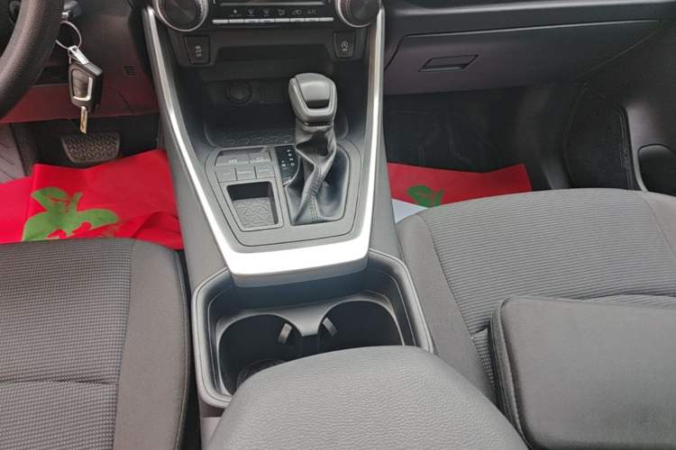 Used Toyota RAV4 2022 2.0L CVT Two-Wheel Drive Urban Edition Gear Lever