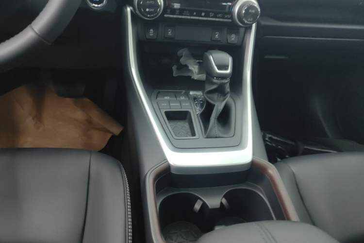 Used Toyota RAV4 2022 2.0L CVT Two-Wheel Drive Fashion Edition Gear Lever