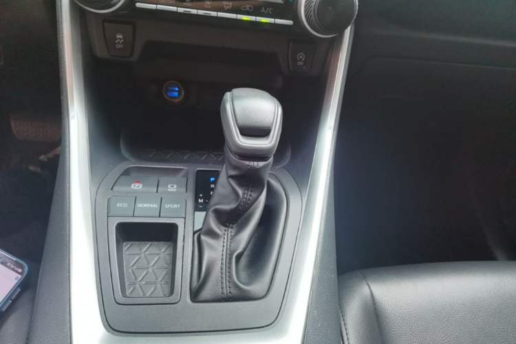 Used Toyota RAV4 2022 2.0L CVT Two-Wheel Drive Urban Edition Gear Lever