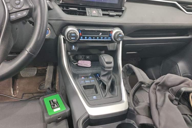 Used Toyota RAV4 2022 Dual-Engine 2.5L E-CVT Two-Wheel Drive Elite Edition Gear Lever
