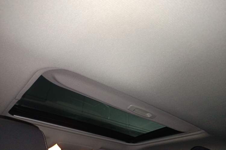 Used Toyota RAV4 2022 2.0L CVT Two-Wheel Drive Fashion Plus Edition Headliner