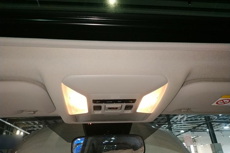 Used Toyota RAV4 2022 2.0L CVT 4x4 Style Plus Edition Headliner