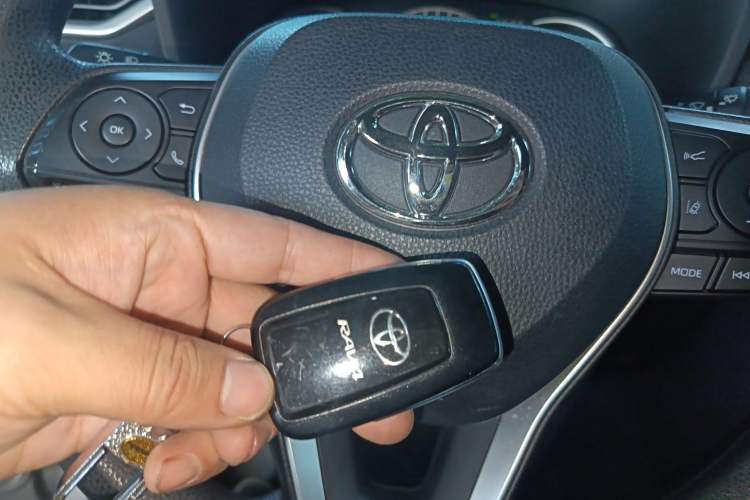 Used Toyota RAV4 2022 2.0L CVT 4x4 Fashion Edition Interior 1