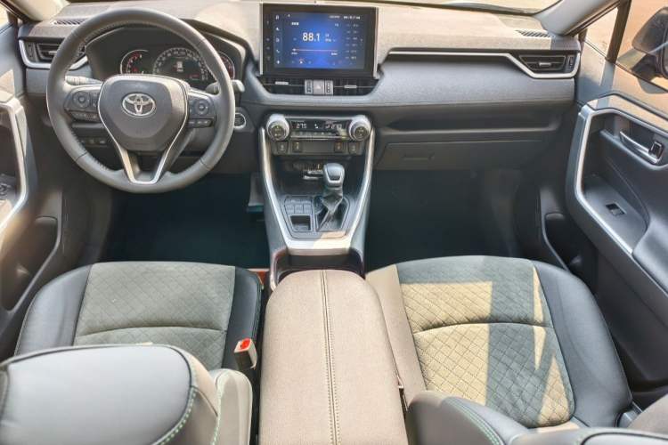 Used Toyota RAV4 2022 2.0L CVT 4x4 Style Plus Edition Interior 10