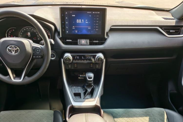 Used Toyota RAV4 2022 2.0L CVT 4x4 Style Plus Edition Interior 11