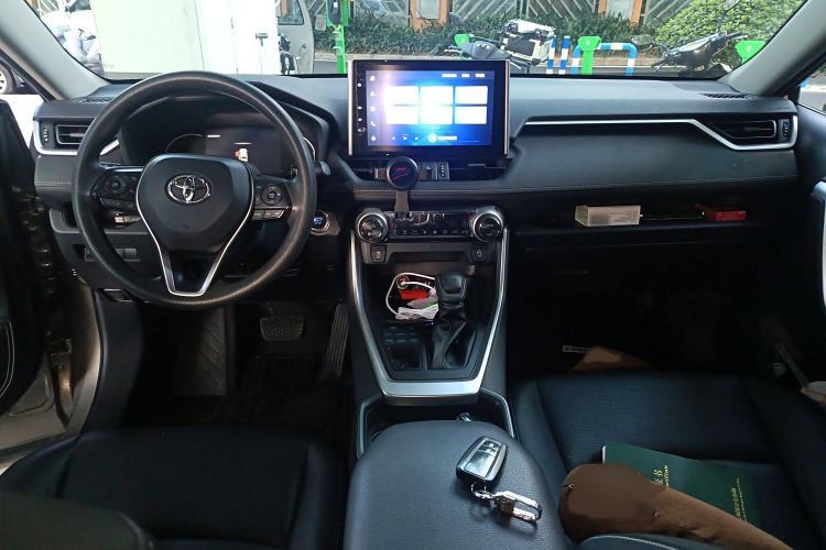 Used Toyota RAV4 2022 2.0L CVT 4x4 Fashion Edition Interior 2