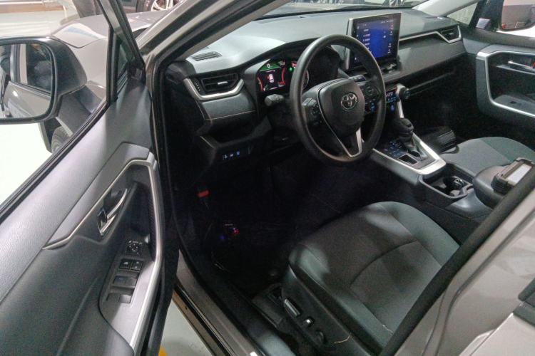 Used Toyota RAV4 2022 2.0L CVT 4x4 Fashion Edition Interior 3