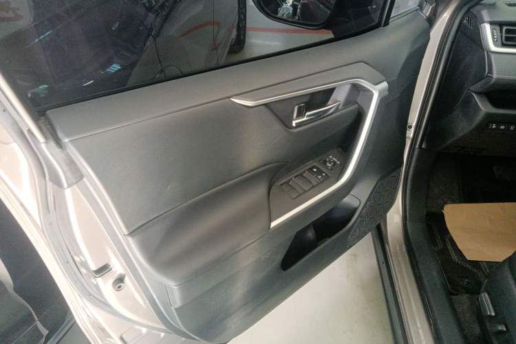 Used Toyota RAV4 2022 2.0L CVT Two-Wheel Drive Fashion Edition Left Front Door Interior