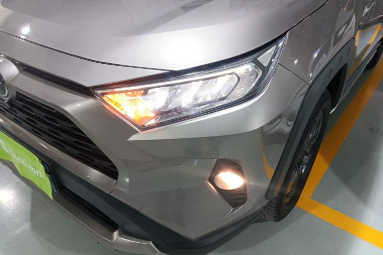 Used Toyota RAV4 2022 2.0L CVT 4x4 Fashion Edition Left Front Headlight