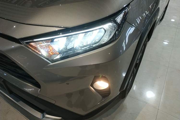 Used Toyota RAV4 2022 2.0L CVT 4x4 Style Plus Edition Left Front Headlight