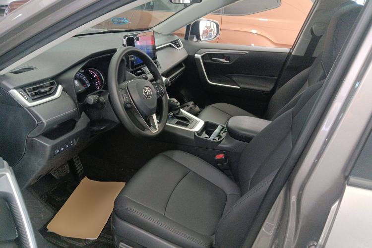 Used Toyota RAV4 2022 2.0L CVT Two-Wheel Drive Fashion Edition Left Front Seat