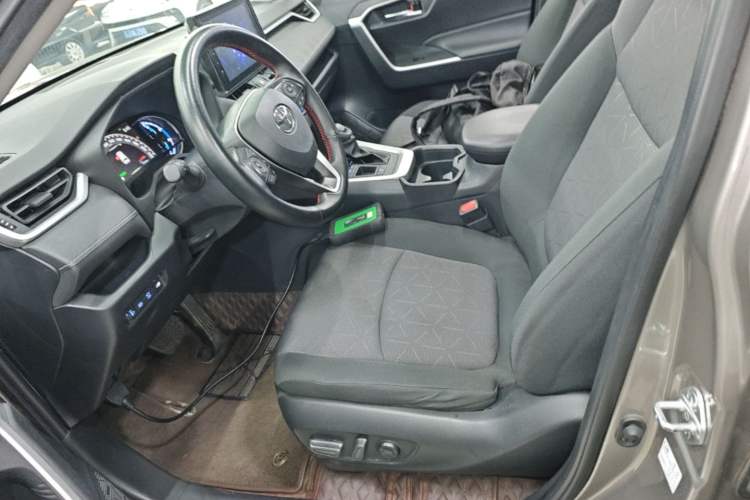 Used Toyota RAV4 2022 Dual-Engine 2.5L E-CVT Two-Wheel Drive Elite Edition Left Front Seat
