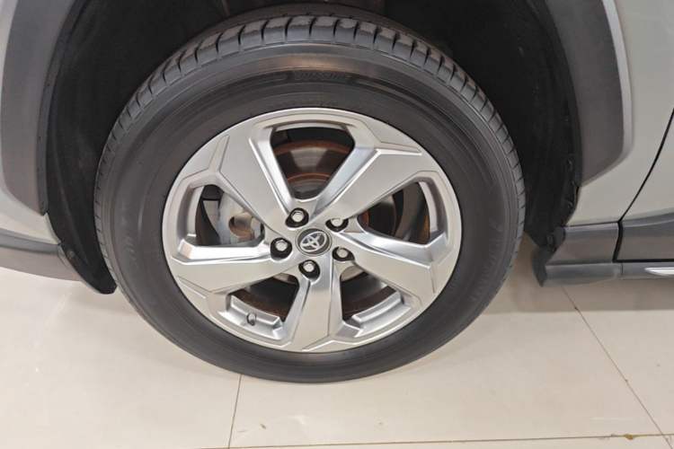 Used Toyota RAV4 2022 2.0L CVT Two-Wheel Drive Fashion Edition Left Front Wheel Hub