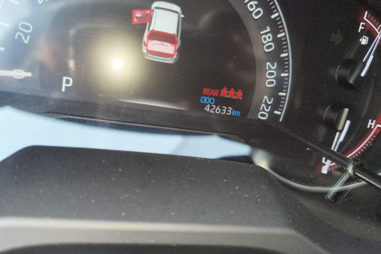 Used Toyota RAV4 2022 2.0L CVT Two-Wheel Drive Fashion Plus Edition Odometer Close Up