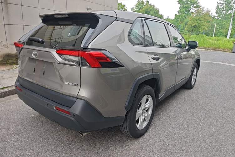 Used Toyota RAV4 2022 2.0L CVT Two-Wheel Drive Urban Edition Rear Right 45 Deg