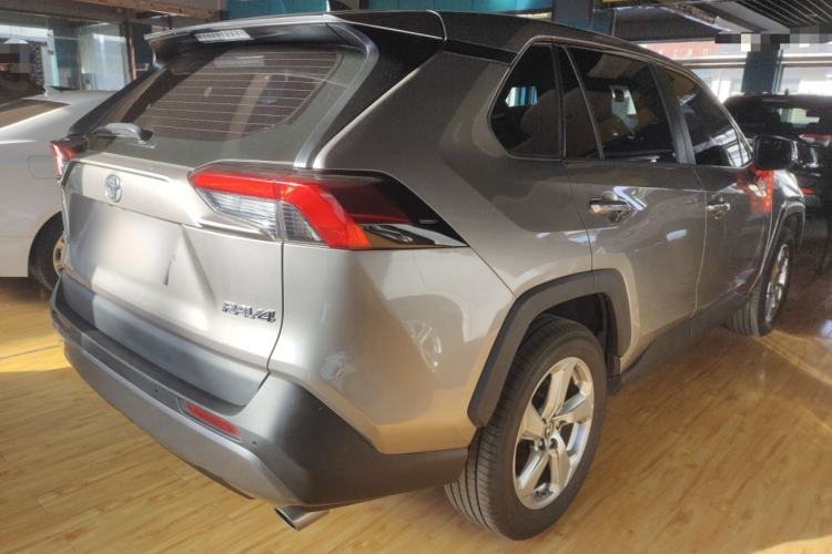 Used Toyota RAV4 2022 2.0L CVT Two-Wheel Drive Fashion Plus Edition Rear Right 45 Deg