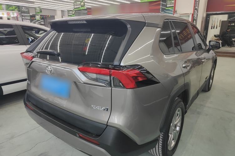 Used Toyota RAV4 2022 2.0L CVT Two-Wheel Drive Fashion Edition Rear Right 45 Deg