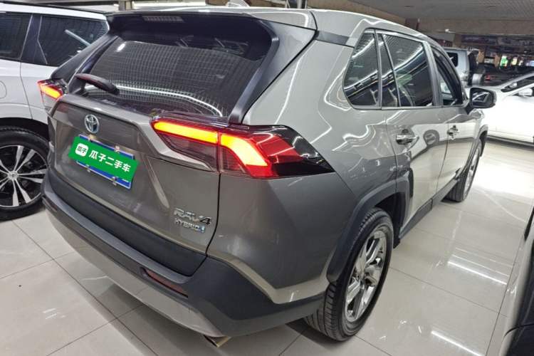 Used Toyota RAV4 2022 Dual-Engine 2.5L E-CVT Two-Wheel Drive Elite Edition Rear Right 45 Deg