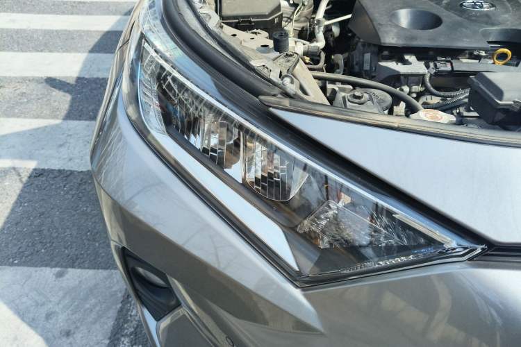 Used Toyota RAV4 2022 2.0L CVT Two-Wheel Drive Fashion Plus Edition Right Front Headlight