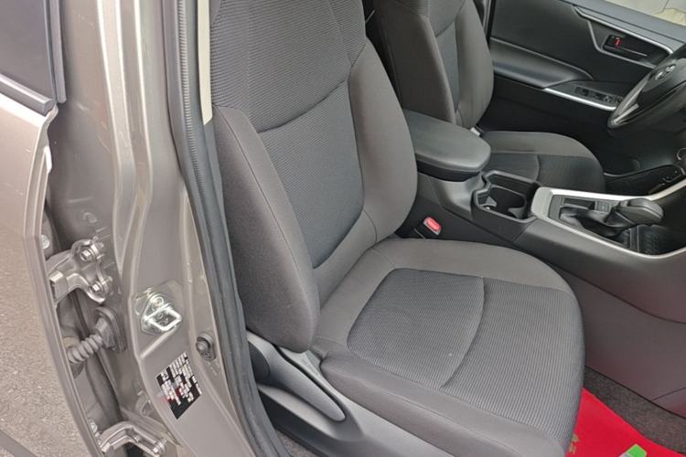 Used Toyota RAV4 2022 2.0L CVT Two-Wheel Drive Urban Edition Right Front Seat