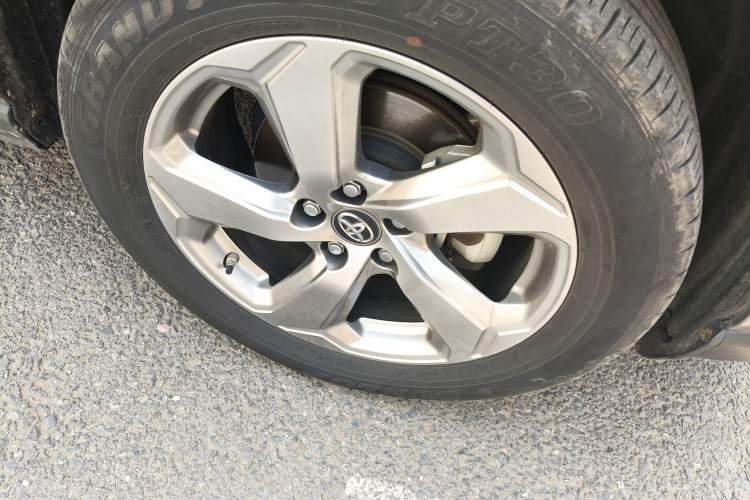Used Toyota RAV4 2022 2.0L CVT Two-Wheel Drive Fashion Plus Edition Right Front Wheel Hub