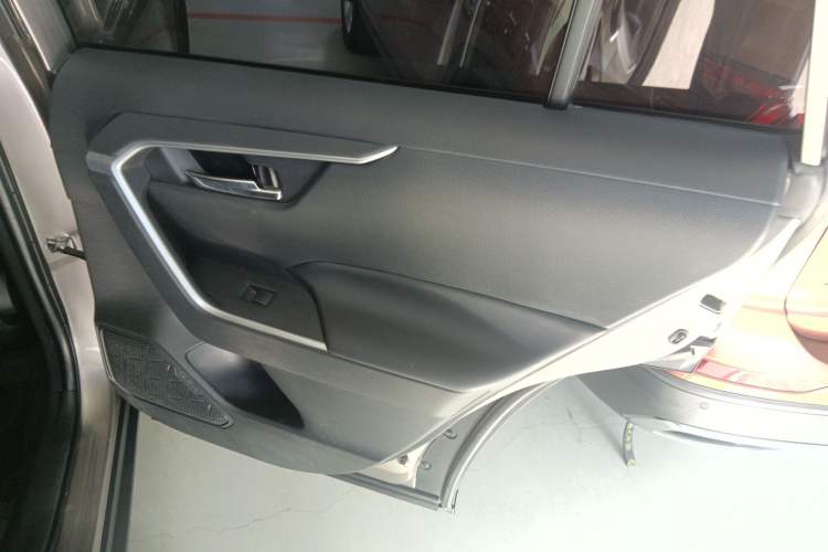 Used Toyota RAV4 2022 2.0L CVT Two-Wheel Drive Fashion Edition Right Rear Door Interior