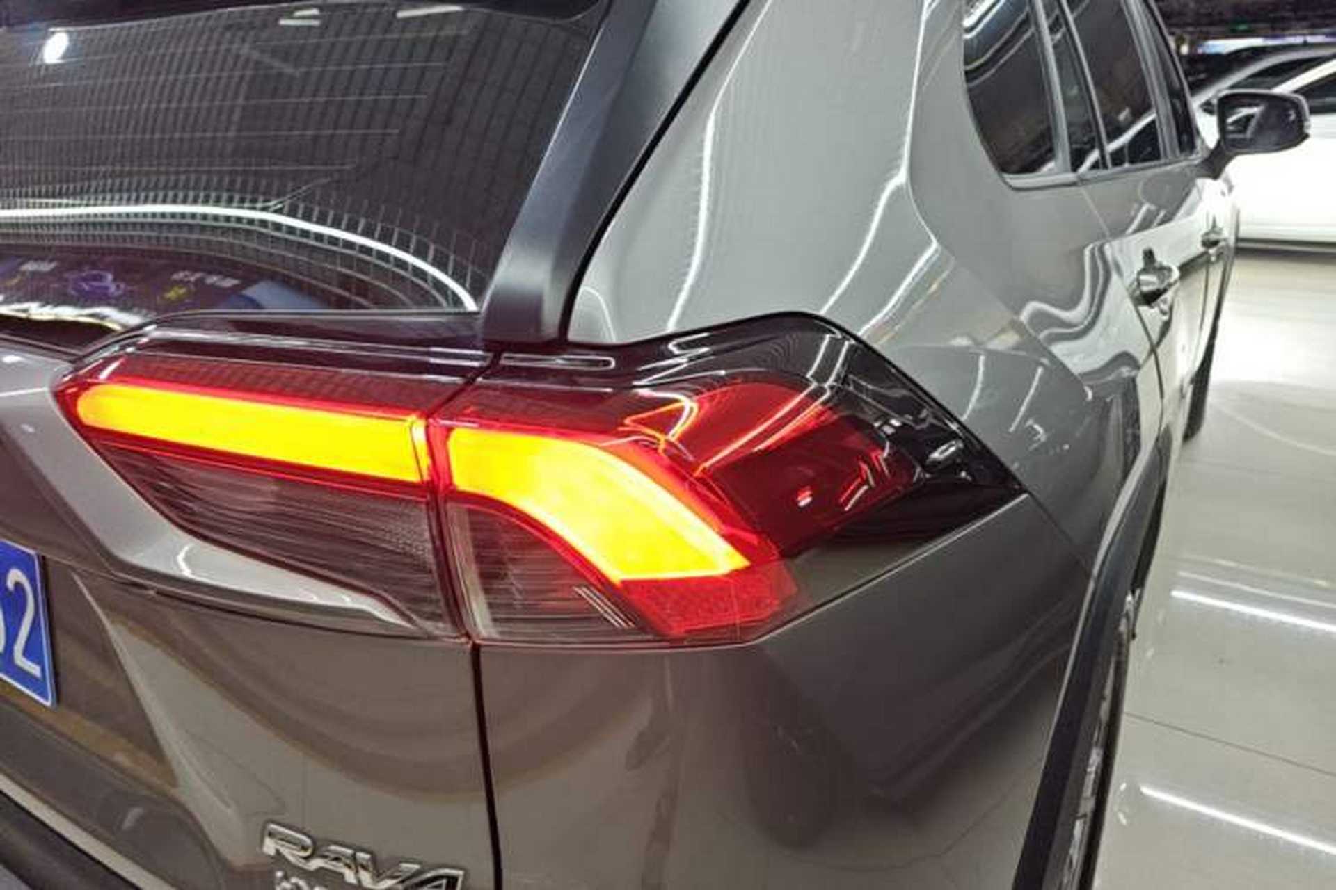 Used Toyota RAV4 2022 Dual-Engine 2.5L E-CVT Two-Wheel Drive Elite Edition Right Rear Taillight