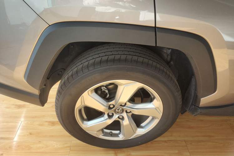 Used Toyota RAV4 2022 2.0L CVT Two-Wheel Drive Fashion Plus Edition Right Rear Wheel Hub