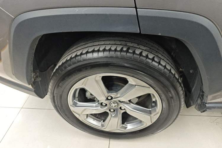 Used Toyota RAV4 2022 Dual-Engine 2.5L E-CVT Two-Wheel Drive Elite Edition Right Rear Wheel Hub