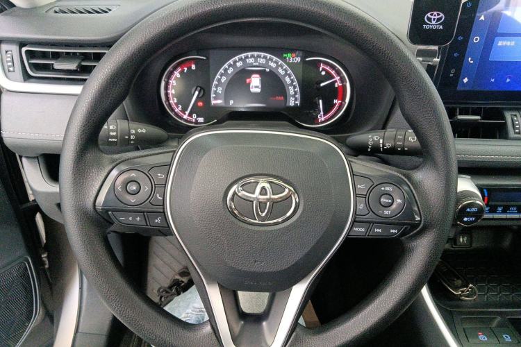 Used Toyota RAV4 2022 2.0L CVT Two-Wheel Drive Fashion Edition Steering Wheel
