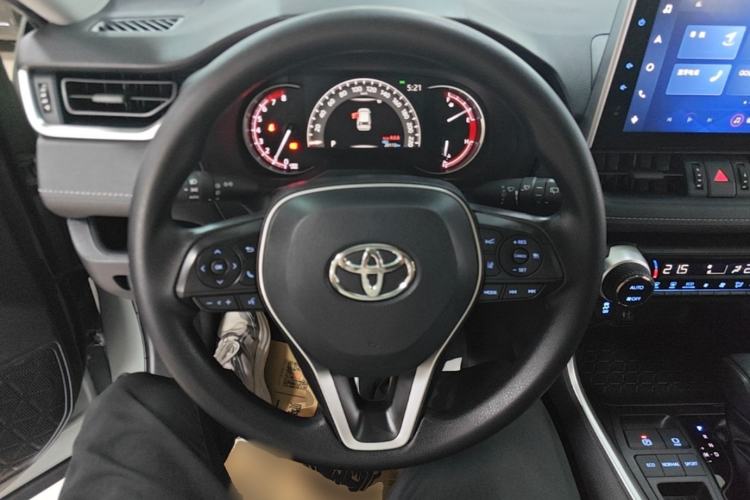 Used Toyota RAV4 2022 2.0L CVT Two-Wheel Drive Fashion Edition Steering Wheel