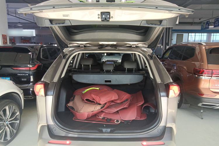 Used Toyota RAV4 2022 2.0L CVT Two-Wheel Drive Fashion Edition Trunk
