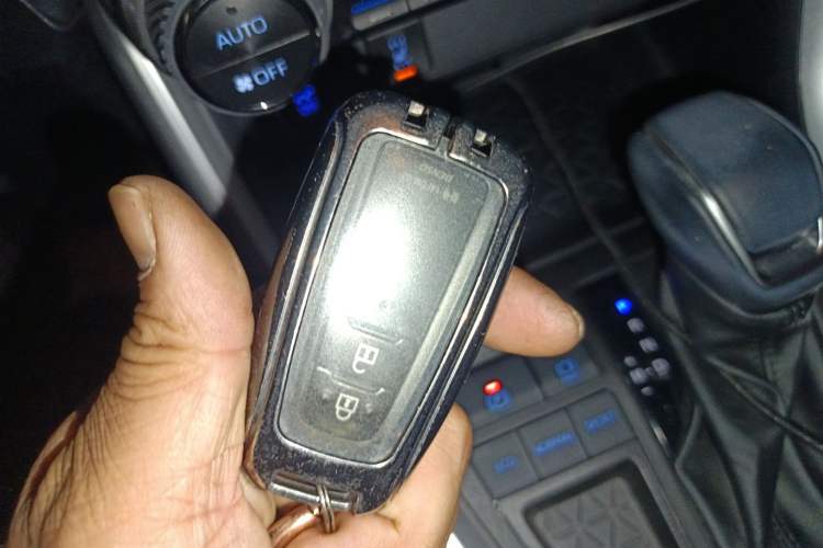 Used Toyota RAV4 2022 2.0L CVT Two-Wheel Drive Fashion Plus Edition Vehicle Key