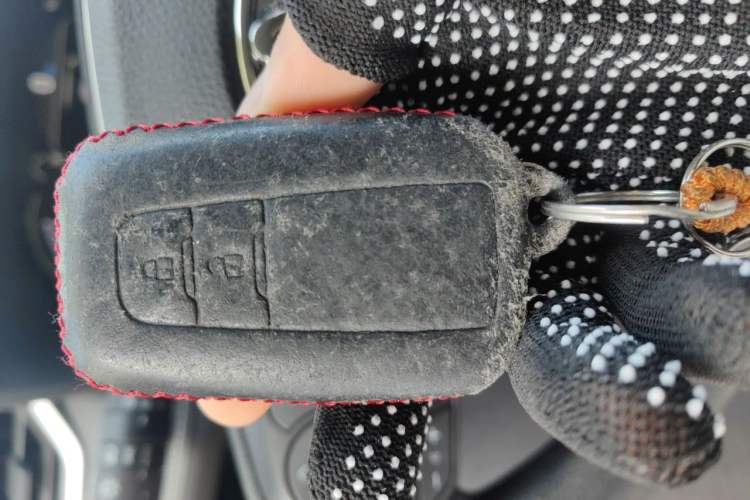 Used Toyota RAV4 2022 Dual-Engine 2.5L E-CVT Two-Wheel Drive Elite Edition Vehicle Key