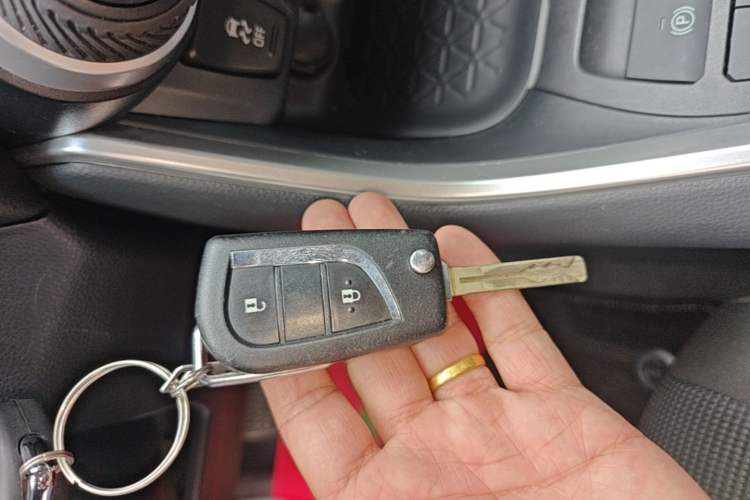 Used Toyota RAV4 2022 2.0L CVT Two-Wheel Drive Urban Edition Vehicle Key